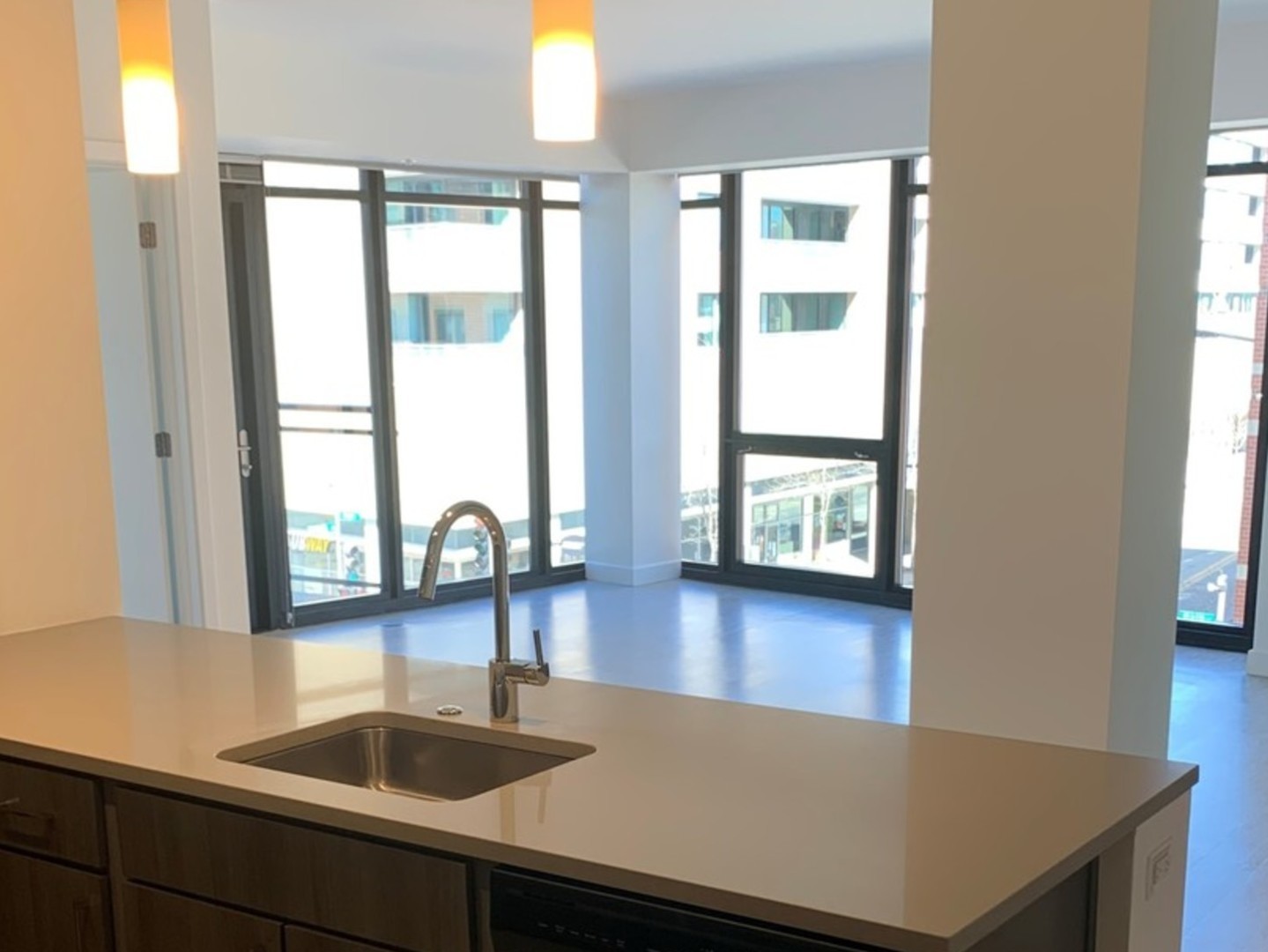 847 CHICAGO Avenue 801