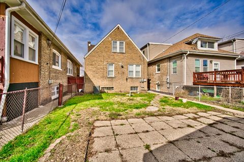 Tiny photo for 3805 Euclid Avenue, Berwyn, IL 60402 (MLS # 12613126)