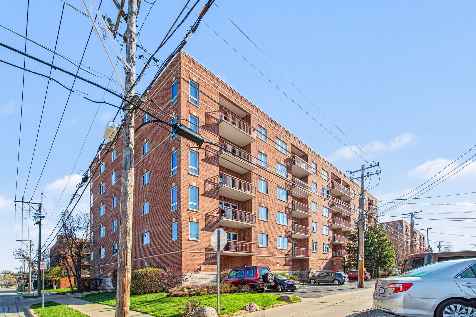 1327 E Washington Street 309