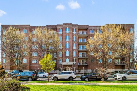 Photo of 1327 E Washington Street #309, Des Plaines, IL 60016 (MLS # 12615977)