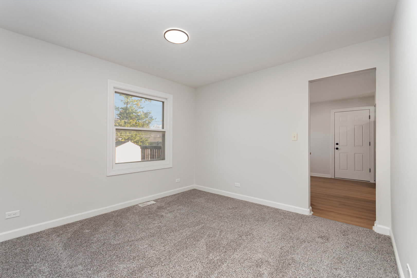 2424 E Thornwood Drive