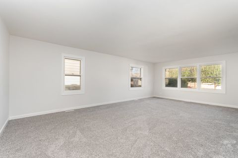 Tiny photo for 2424 E Thornwood Drive, Lindenhurst, IL 60046 (MLS # 12516557)