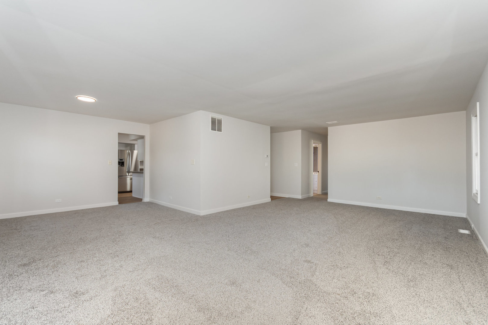 2424 E Thornwood Drive