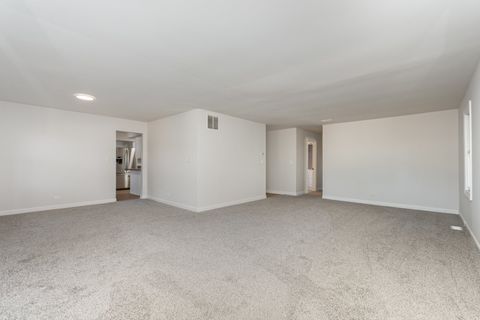 Tiny photo for 2424 E Thornwood Drive, Lindenhurst, IL 60046 (MLS # 12516557)