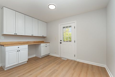 Tiny photo for 2424 E Thornwood Drive, Lindenhurst, IL 60046 (MLS # 12516557)