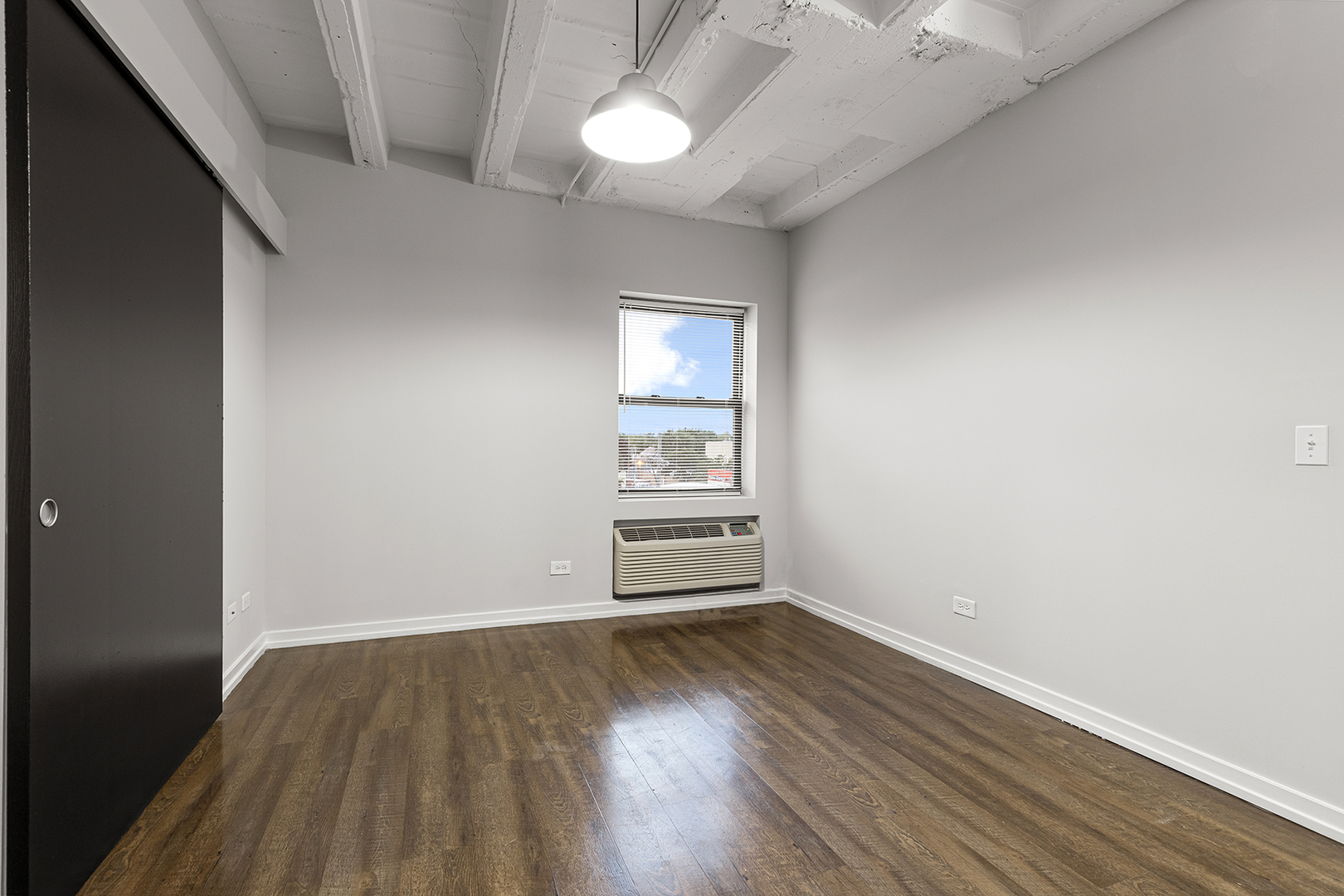 5718 N Winthrop Avenue 510