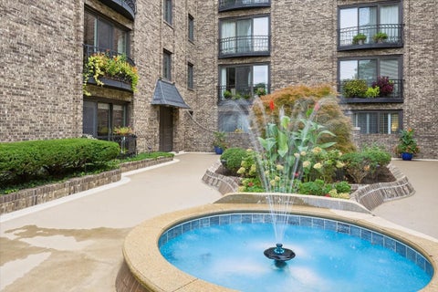 Tiny photo for 1009 Bonnie Brae Place #2B, River Forest, IL 60305 (MLS # 12773790)