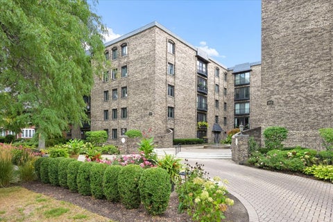 Tiny photo for 1009 Bonnie Brae Place #2B, River Forest, IL 60305 (MLS # 12773790)