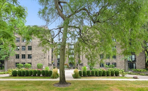 Photo of 1009 Bonnie Brae Place #2B, River Forest, IL 60305 (MLS # 12773790)