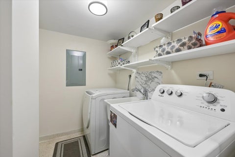 Tiny photo for 1009 Bonnie Brae Place #2B, River Forest, IL 60305 (MLS # 12773790)