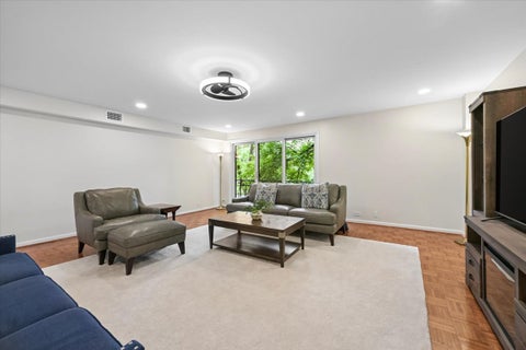 Tiny photo for 1009 Bonnie Brae Place #2B, River Forest, IL 60305 (MLS # 12773790)