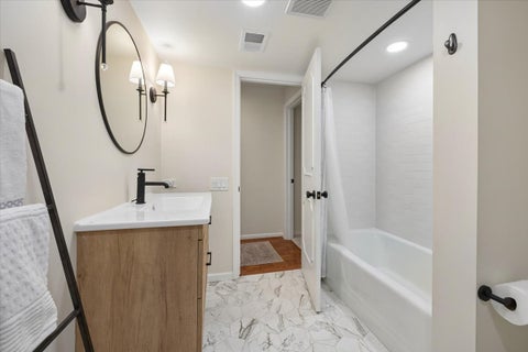 Tiny photo for 1009 Bonnie Brae Place #2B, River Forest, IL 60305 (MLS # 12773790)