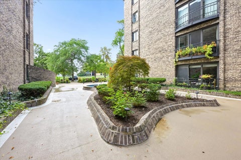 Tiny photo for 1009 Bonnie Brae Place #2B, River Forest, IL 60305 (MLS # 12773790)