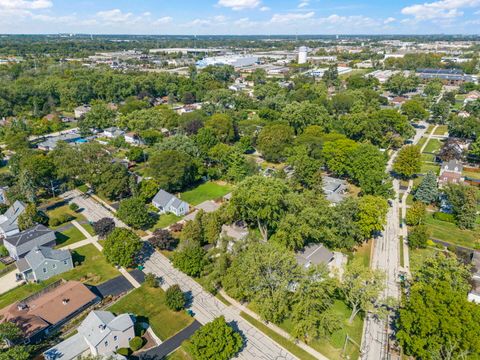 Tiny photo for 306 W Sunset Avenue, Lombard, IL 60148 (MLS # 12452665)