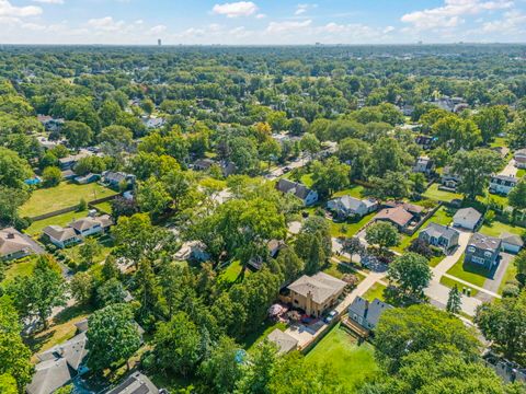 Tiny photo for 306 W Sunset Avenue, Lombard, IL 60148 (MLS # 12452665)