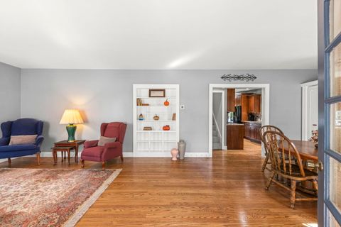 Tiny photo for 306 W Sunset Avenue, Lombard, IL 60148 (MLS # 12452665)