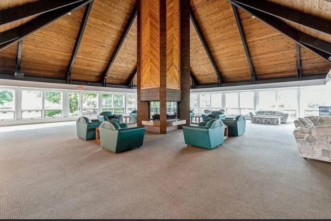 Tiny photo for 1880 Bonnie Lane #416, Hoffman Estates, IL 60169 (MLS # 12536899)