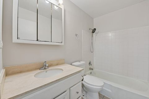 Tiny photo for 1880 Bonnie Lane #416, Hoffman Estates, IL 60169 (MLS # 12536899)