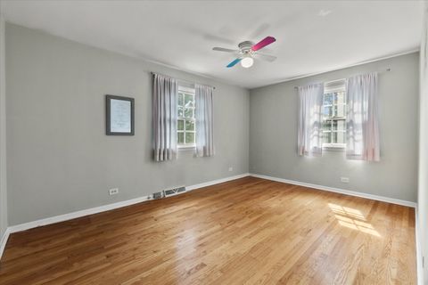 Tiny photo for 922 Sterling Avenue, Flossmoor, IL 60422 (MLS # 12491089)