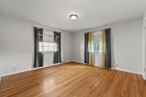 Tiny photo for 922 Sterling Avenue, Flossmoor, IL 60422 (MLS # 12491089)