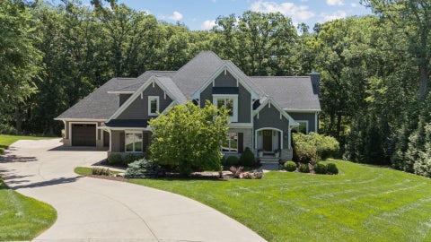 Tiny photo for 4865 Woody Creek Circle, Bettendorf, IA 52722 (MLS # 12694234)