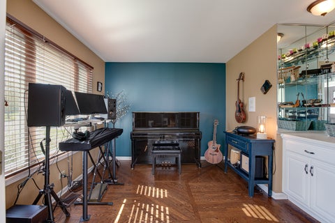 Tiny photo for 430 Hillandale Drive, Bartlett, IL 60103 (MLS # 12776988)