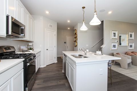 Tiny photo for 324 Kingsport Drive, South Elgin, IL 60177 (MLS # 12506934)