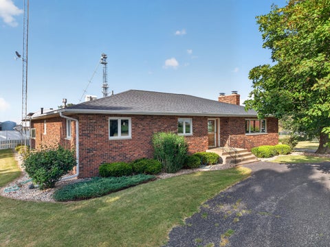 Tiny photo for 1347 N 33rd Road, Ottawa, IL 61350 (MLS # 12757570)