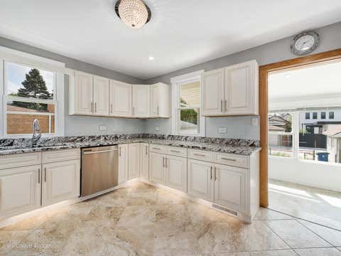 Tiny photo for 827 Thomas Avenue, Forest Park, IL 60130 (MLS # 12698298)