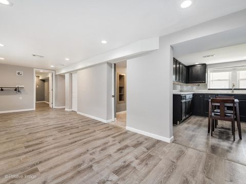 Tiny photo for 827 Thomas Avenue, Forest Park, IL 60130 (MLS # 12698298)