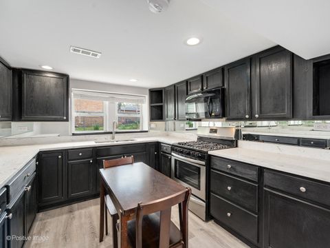 Tiny photo for 827 Thomas Avenue, Forest Park, IL 60130 (MLS # 12698298)