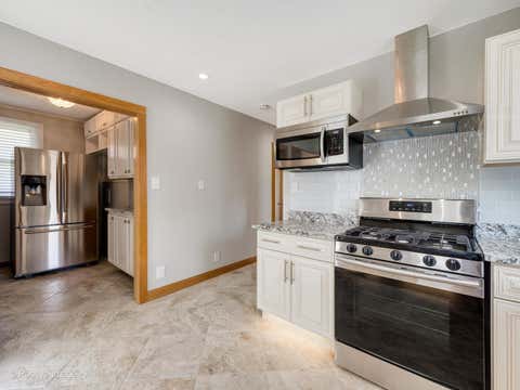 Tiny photo for 827 Thomas Avenue, Forest Park, IL 60130 (MLS # 12698298)