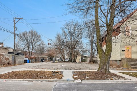 2948 E 82nd Street Chicago IL 60617