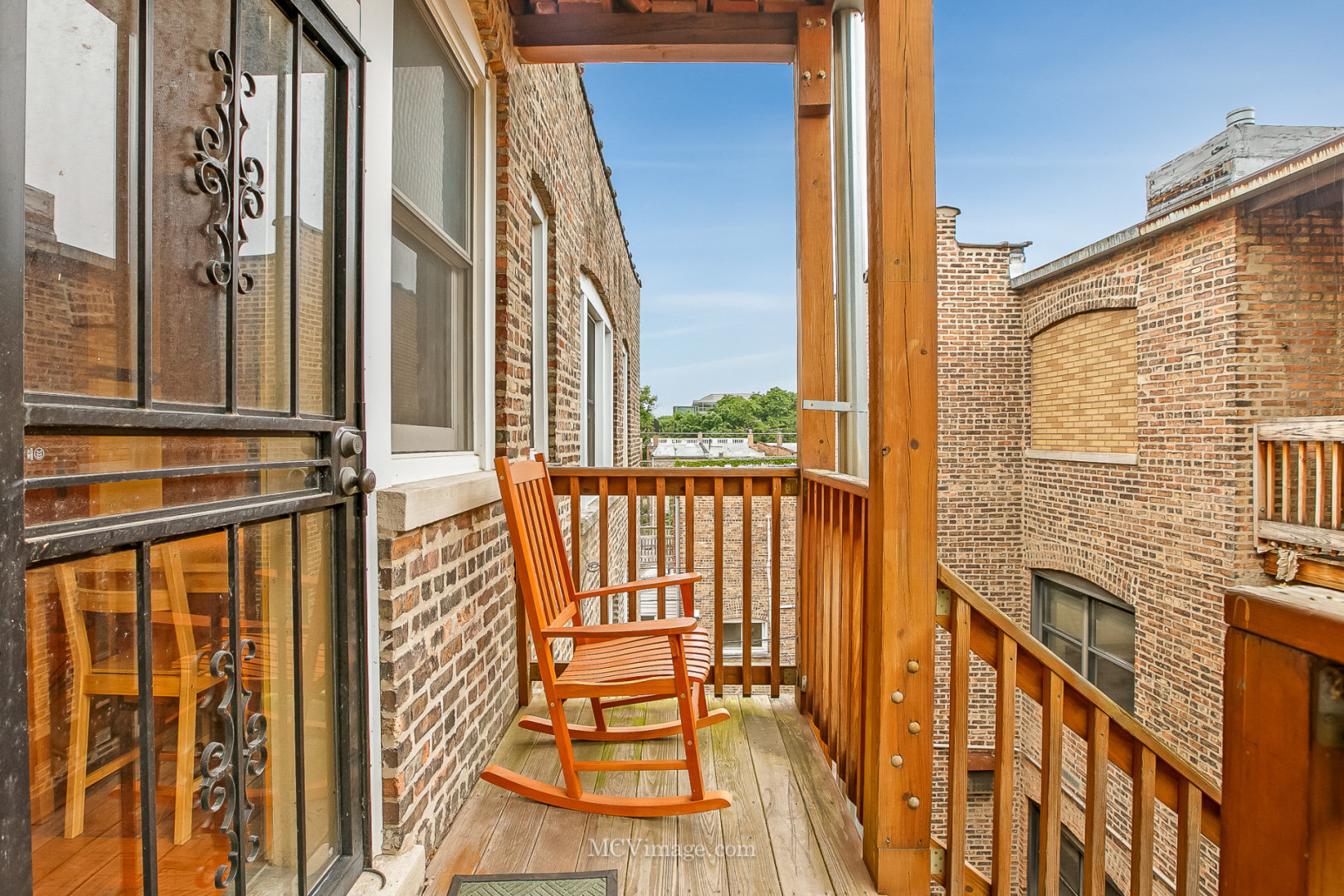 5464 S Woodlawn Avenue 3E