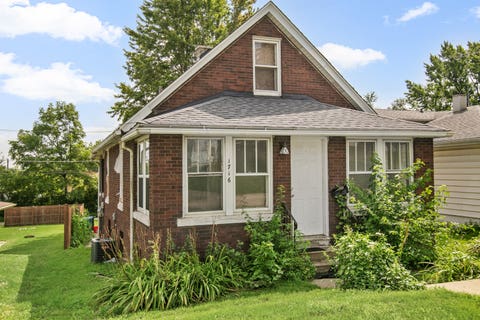 Photo of 1716 N Hickory Street, Crest Hill, IL 60403 (MLS # 12729932)