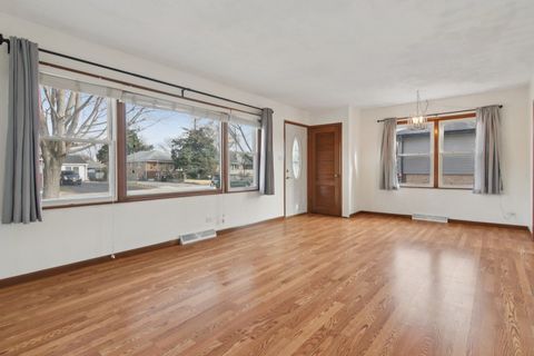 Tiny photo for 7416 S Thomas Avenue, Bridgeview, IL 60455 (MLS # 12597616)