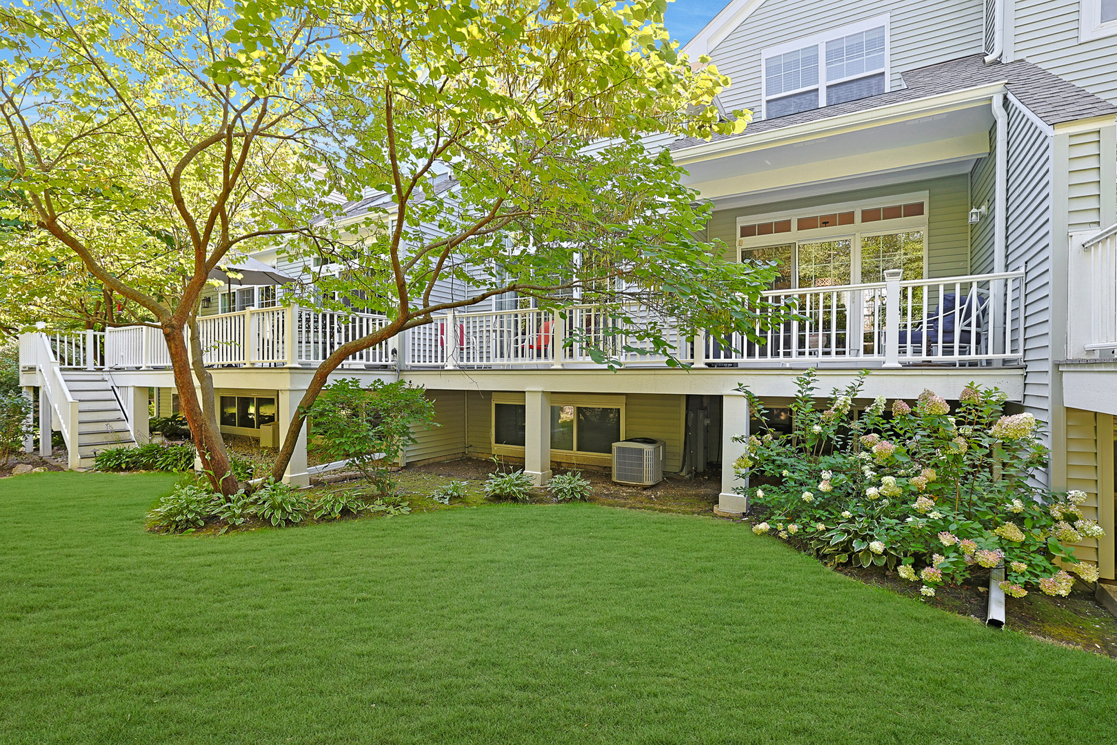 1053 Hummingbird Way