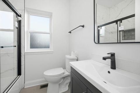 Tiny photo for 1942 Elmwood Avenue #1R, Berwyn, IL 60402 (MLS # 12559032)