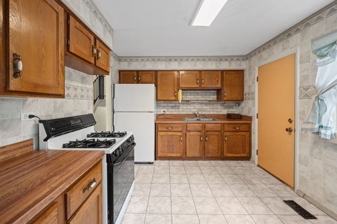 Tiny photo for 1024 Yorkshire Drive, Hanover Park, IL 60133 (MLS # 12743353)