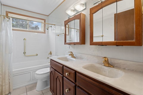 Tiny photo for 1024 Yorkshire Drive, Hanover Park, IL 60133 (MLS # 12743353)