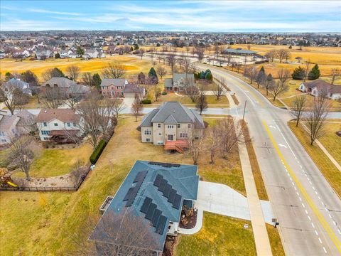 Tiny photo for 2315 Knollbrook Way, Bloomington, IL 61705 (MLS # 12562276)