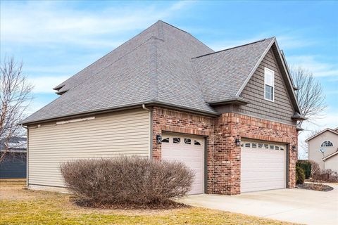 Tiny photo for 2315 Knollbrook Way, Bloomington, IL 61705 (MLS # 12562276)