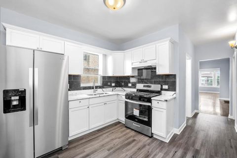 Tiny photo for 8521 S Loomis Boulevard, Chicago, IL 60620 (MLS # 12395034)