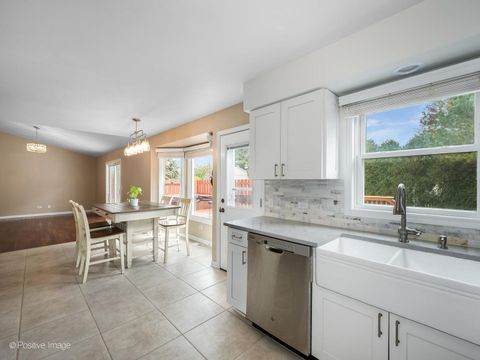 Tiny photo for 1201 Boxwood Drive, Crystal Lake, IL 60014 (MLS # 12495255)