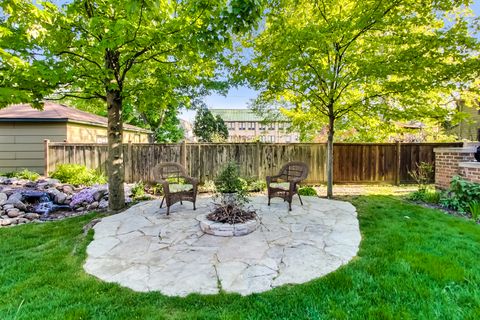 A home in Park Ridge