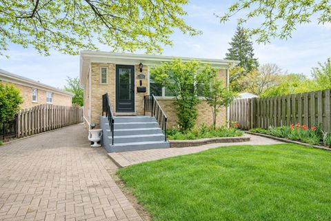 Photo of 508 Skokie Boulevard, Wilmette, IL 60091 (MLS # 12635048)