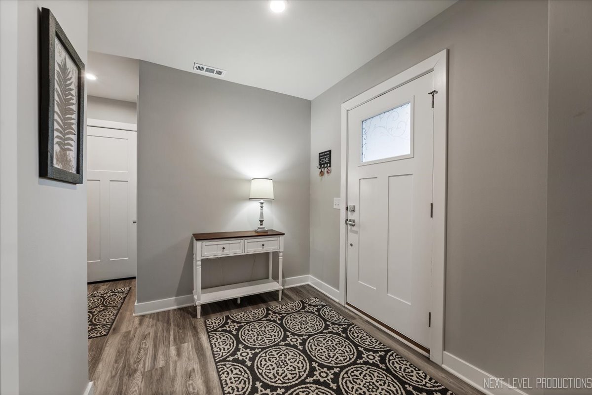 2707 Nickerson Court