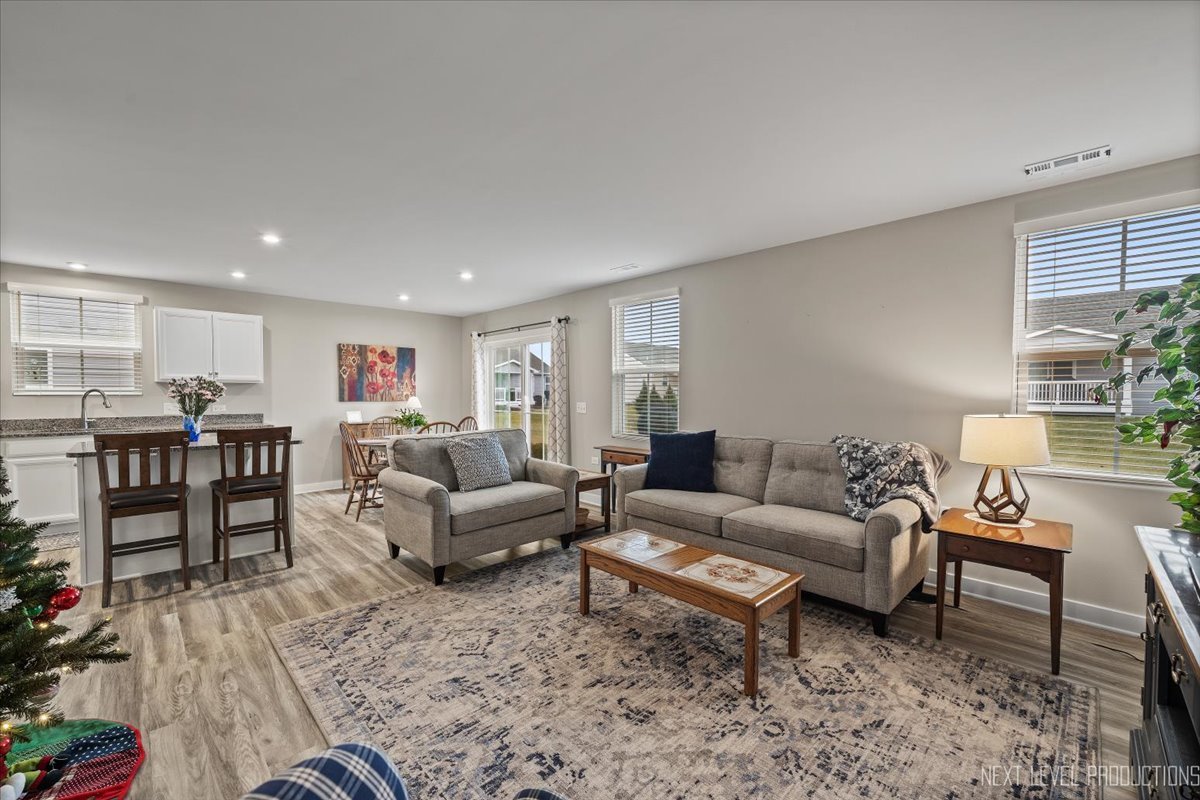 2707 Nickerson Court