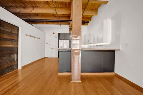 Tiny photo for 701 W Jackson Boulevard #402, Chicago, IL 60661 (MLS # 12575372)