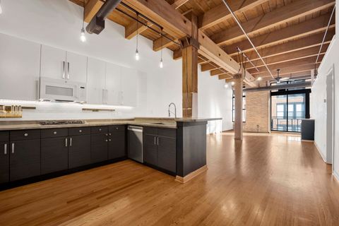 Tiny photo for 701 W Jackson Boulevard #402, Chicago, IL 60661 (MLS # 12575372)